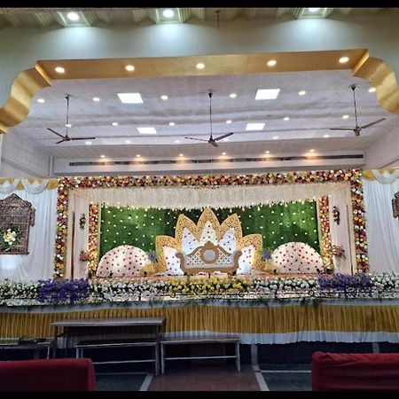 Ns Vijay Shesha Mahal Hotel Tiruvannāmalai Buitenkant foto